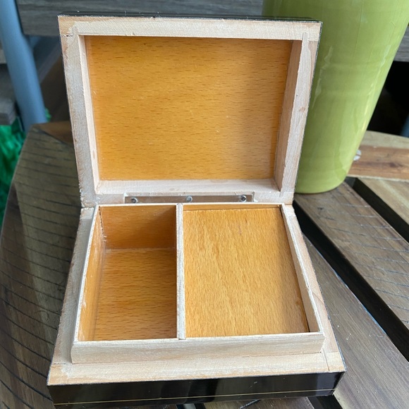 Italian Inlay Music Box - Picture 4 of 8